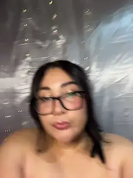 alexxaa96 online show from November 2025 05:02:01 PM