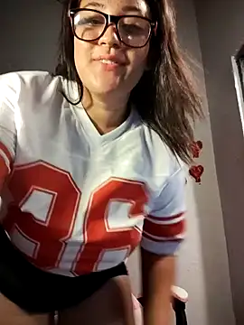 alexxaa96 online show from February 2025 02:23:02 AM