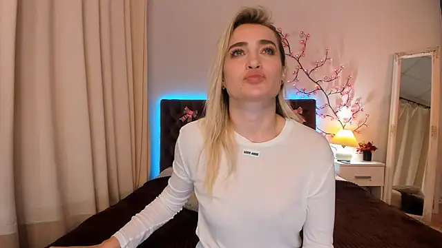 KateOwyns online show from March 2026 01:23:02 PM