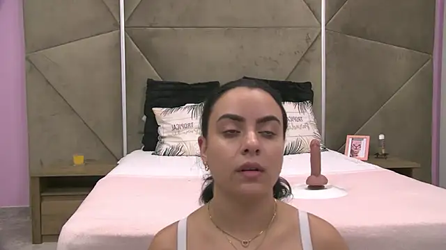 ElyzaIbarra online show from October 2025 04:57:01 AM
