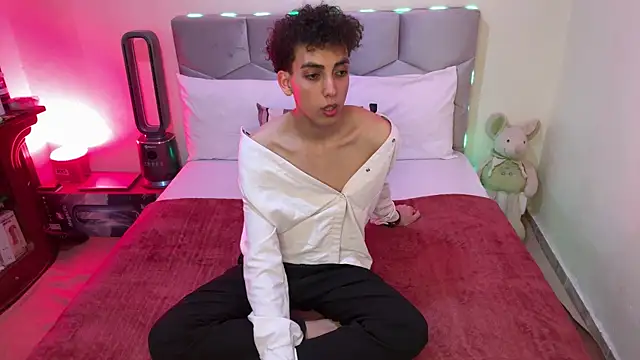 anwarlovemaroc online show from May 2026 09:57:01 PM