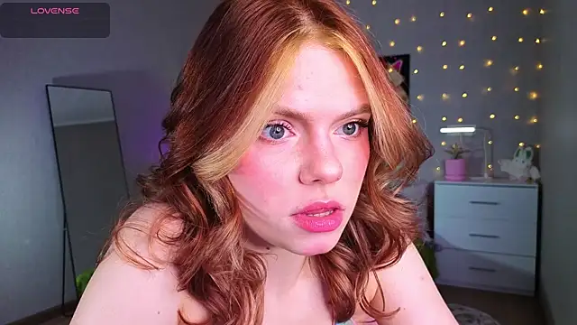 Snapshot of Red__Candy chatting on June 2026 08:52:01 AM Red Candy online show from June 2026 08:52:01 AM
