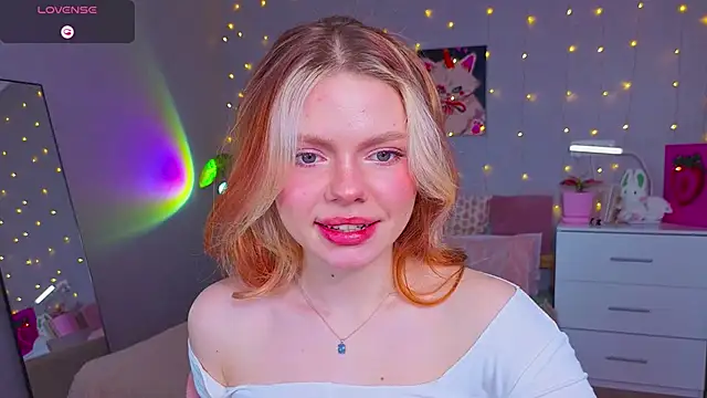 Red  Candy online show from April 2026 11:02:01 AM