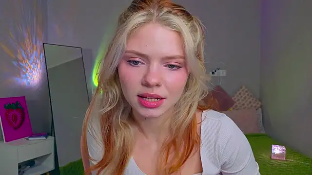 Red  Candy online show from November 2025 12:09:02 PM