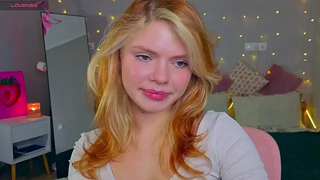 Red  Candy online show from December 2025 09:22:02 AM