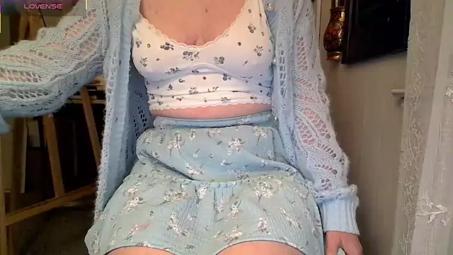 naughtyonbicycle online show from June 2026 01:11:01 AM