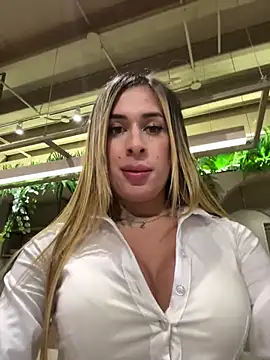 Snapshot of vianca_cruzz chatting on March 2025 02:19:02 AM vianca cruzz online show from March 2025 02:19:02 AM