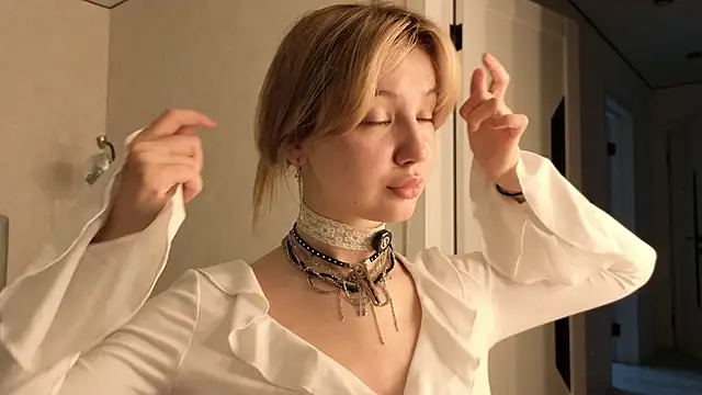 bonnyfloweer online show from June 2026 04:19:02 PM