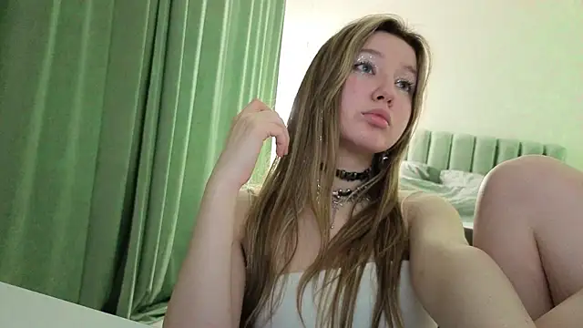 bonnyfloweer online show from April 2026 09:12:02 PM