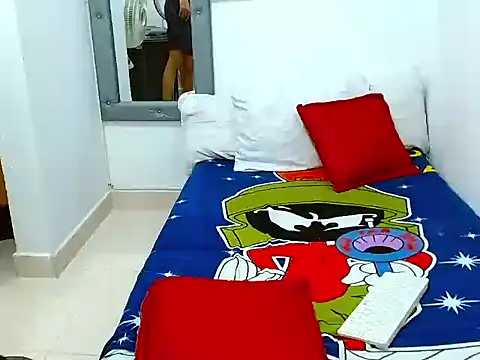 Velk hot online show from November 2025 10:35:02 PM