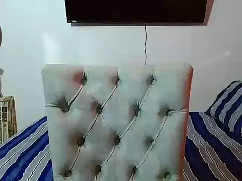 Velk hot online show from April 2026 11:58:01 AM