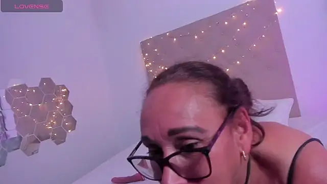 Snapshot of Angelaa_ramirez chatting on March 2025 04:34:02 AM Angelaa ramirez online show from March 2025 04:34:02 AM