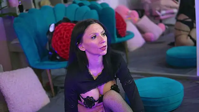 Snapshot of VivianneSteinX chatting on March 2025 10:34:01 PM VivianneSteinX online show from March 2025 10:34:01 PM