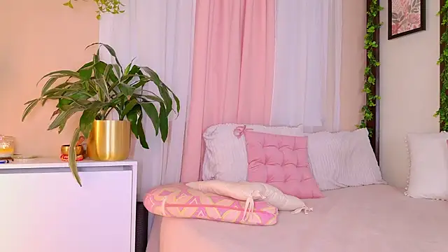 Zafiiro Blue online show from April 2026 01:42:02 AM