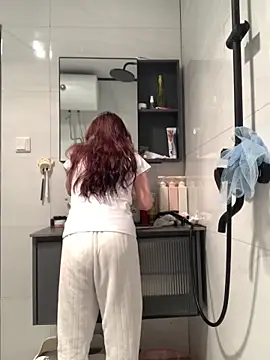 Aimeil online show from March 2025 01:17:01 PM