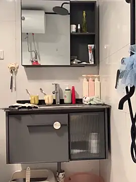 Aimeil online show from March 2025 03:14:02 PM