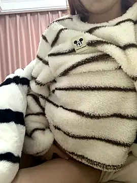 Aimeil online show from December 2025 06:46:01 PM