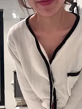 Aimeil online show from March 2025 04:39:02 PM