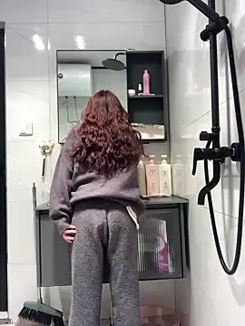 Aimeil online show from January 2025 11:06:01 AM