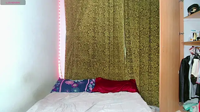 femboykeene online show from October 2025 10:34:01 PM