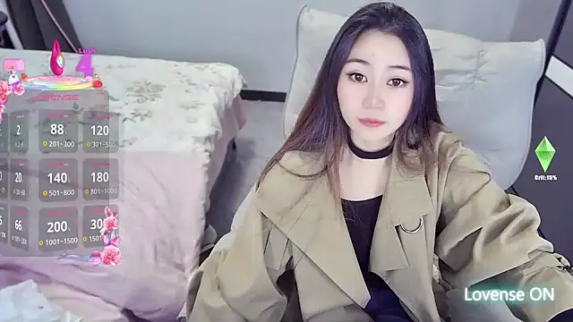 Feifei-cn online show from October 2025 12:42:01 AM