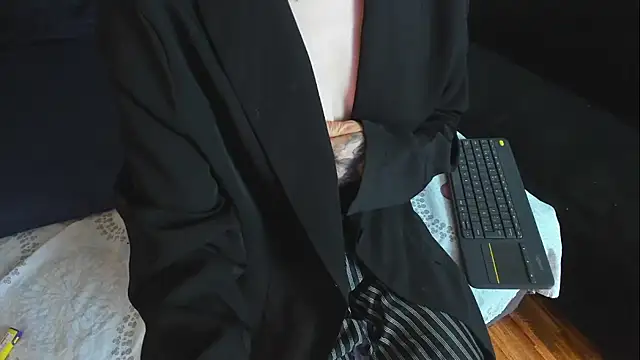 Snapshot of fulfill_fantasies1 chatting on March 2026 12:28:01 PM fulfill fantasies1 online show from March 2026 12:28:01 PM