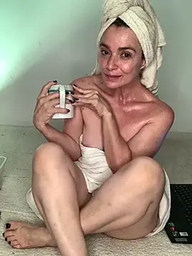 Liloo8923 online show from February 2026 02:42:02 AM