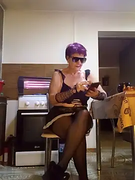 Snapshot of Ely_Elenita chatting on November 2025 10:15:01 AM Ely Elenita online show from November 2025 10:15:01 AM