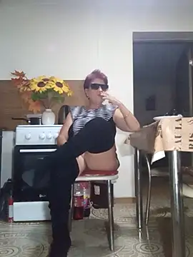 Snapshot of Ely_Elenita chatting on October 2025 09:33:02 PM Ely Elenita online show from October 2025 09:33:02 PM