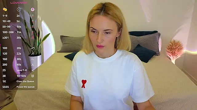 Snapshot of AlisssaRose chatting on November 2025 06:19:01 PM AlisssaRose online show from November 2025 06:19:01 PM