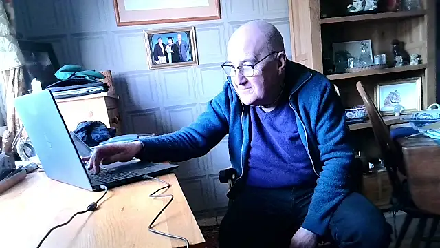Adamdaddybear online show from January 2025 01:41:01 PM