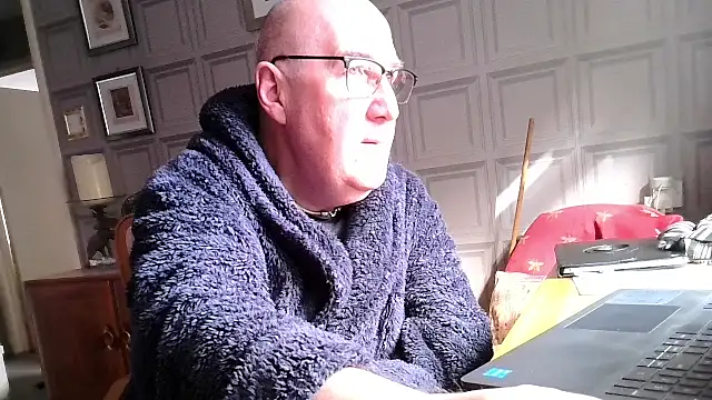 Adamdaddybear online show from March 2025 09:45:02 AM