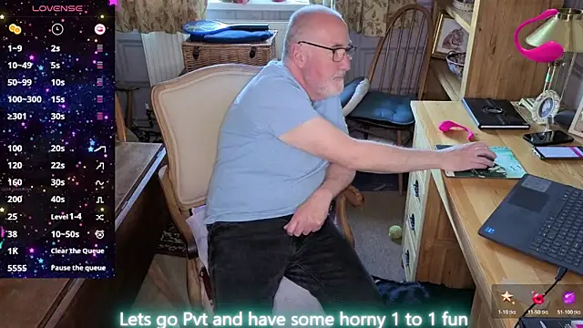 Adamdaddybear online show from May 2026 12:49:02 PM