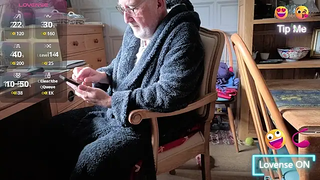 Adamdaddybear online show from September 2025 07:26:01 AM