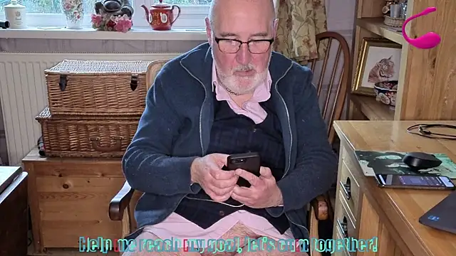 Adamdaddybear online show from February 2026 02:38:02 PM