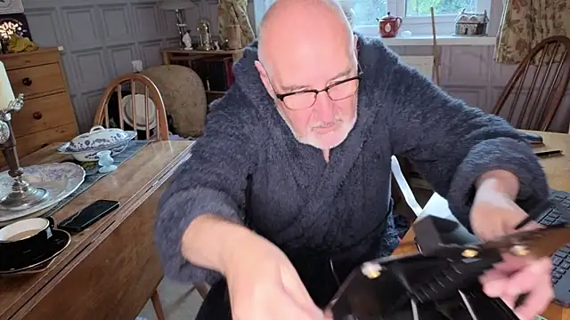 Adamdaddybear online show from October 2025 07:31:01 AM