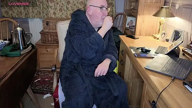 Adamdaddybear online show from January 2026 07:56:01 AM