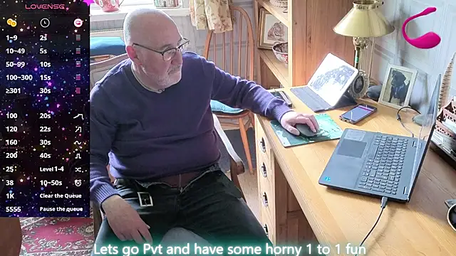 Adamdaddybear online show from May 2026 01:36:02 PM