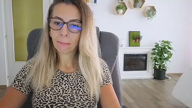 SukyGirl online show from September 2025 06:56:02 AM