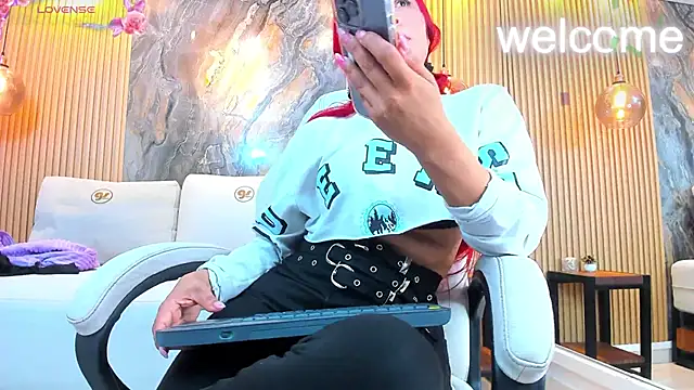 ella harper online show from November 2025 01:50:01 AM