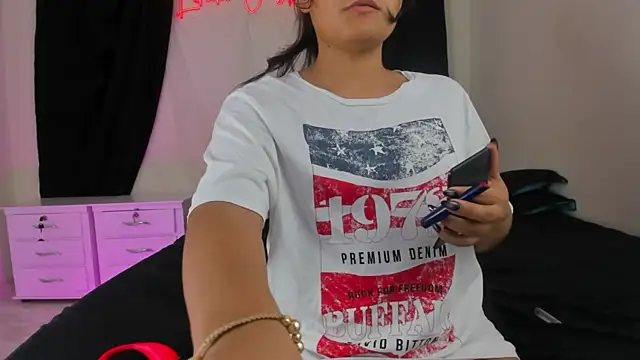 lindacastro02 online show from December 2024 01:41:01 AM