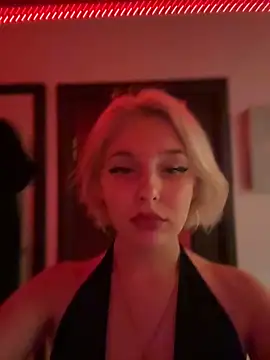 XMelissaX online show from December 2025 08:01:02 PM