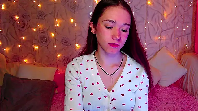 Snapshot of fluffy_kitty_ chatting on October 2025 01:12:02 PM fluffy kitty online show from October 2025 01:12:02 PM
