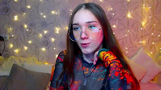 Snapshot of fluffy_kitty_ chatting on October 2025 01:23:02 PM fluffy kitty online show from October 2025 01:23:02 PM