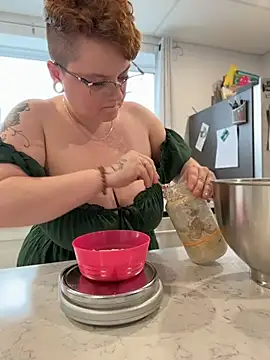 Sweetleeahxx online show from April 2026 01:48:01 PM