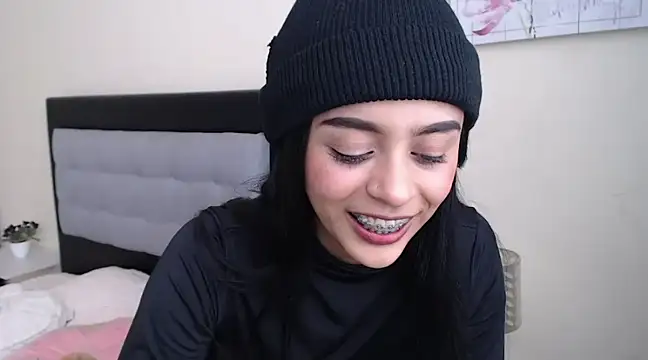 Snapshot of okunee chatting on February 2025 03:45:02 AM okunee online show from February 2025 03:45:02 AM