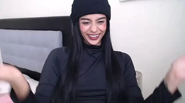 Snapshot of okunee chatting on February 2025 07:16:01 PM okunee online show from February 2025 07:16:01 PM