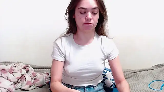 SallyMkn online show from February 2025 12:39:01 PM
