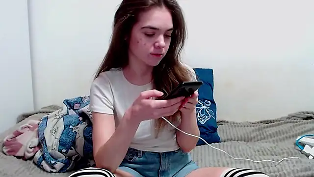 SallyMkn online show from February 2025 12:17:01 PM
