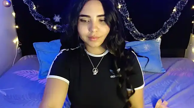 Miapeyton online show from December 2024 03:43:02 PM